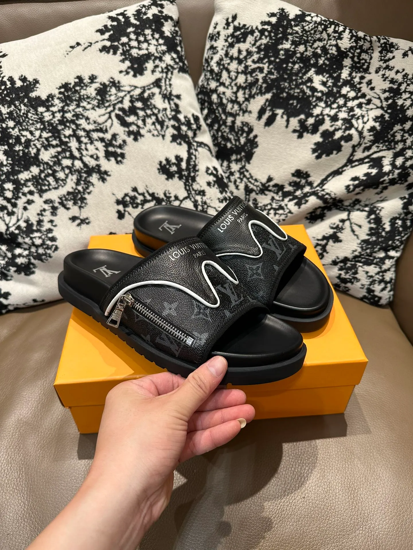 Men's shoes 💰340💰 LV zipper new style, cowhide surface, sheepskin lining, size 36-46